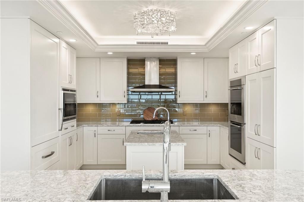 13665 Vanderbilt Dr, Unit 701, Naples, FL 34110 Photo
