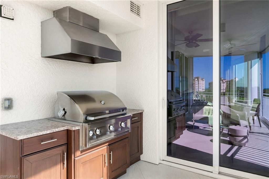 13665 Vanderbilt Dr, Unit 701, Naples, FL 34110 Photo