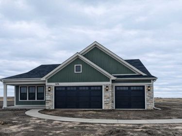 8828 63rd Street S, Cottage Grove, MN 55016