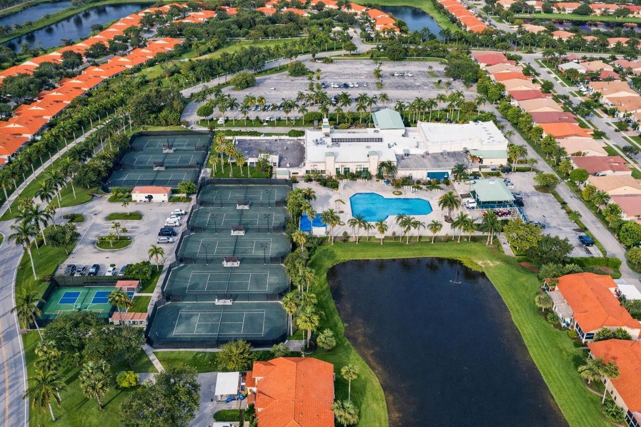 9624 Crescent View Drive N, Boynton Beach, FL 33437 Photo