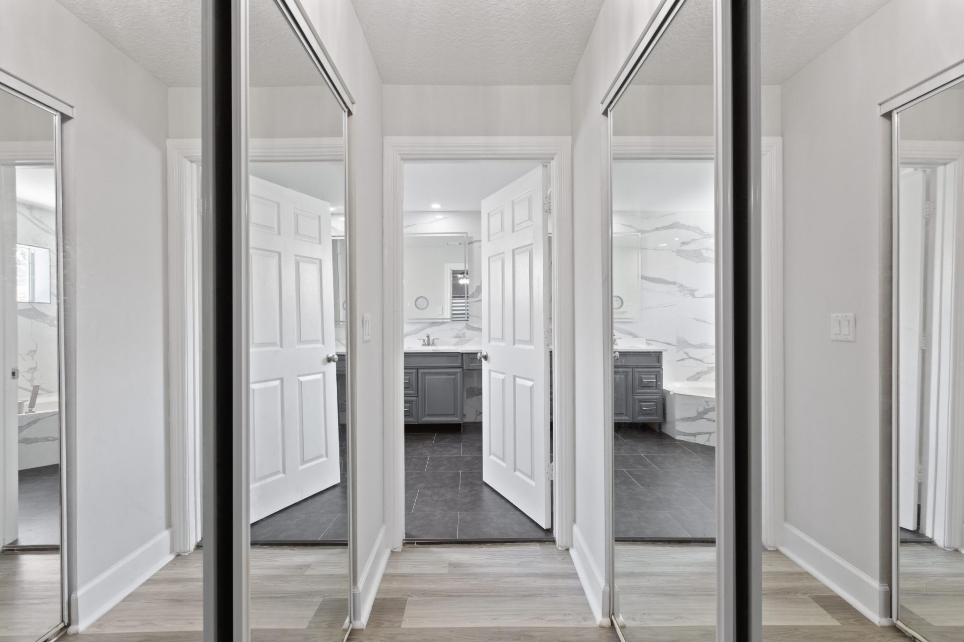 3221 El Camino Real, West Palm Beach, FL 33409 Photo