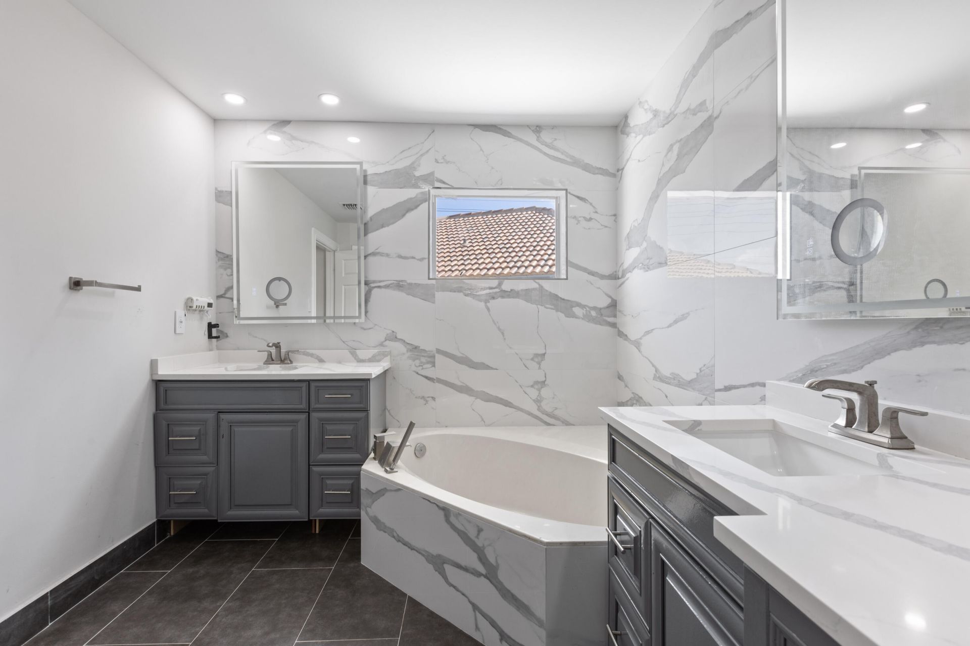 3221 El Camino Real, West Palm Beach, FL 33409 Photo