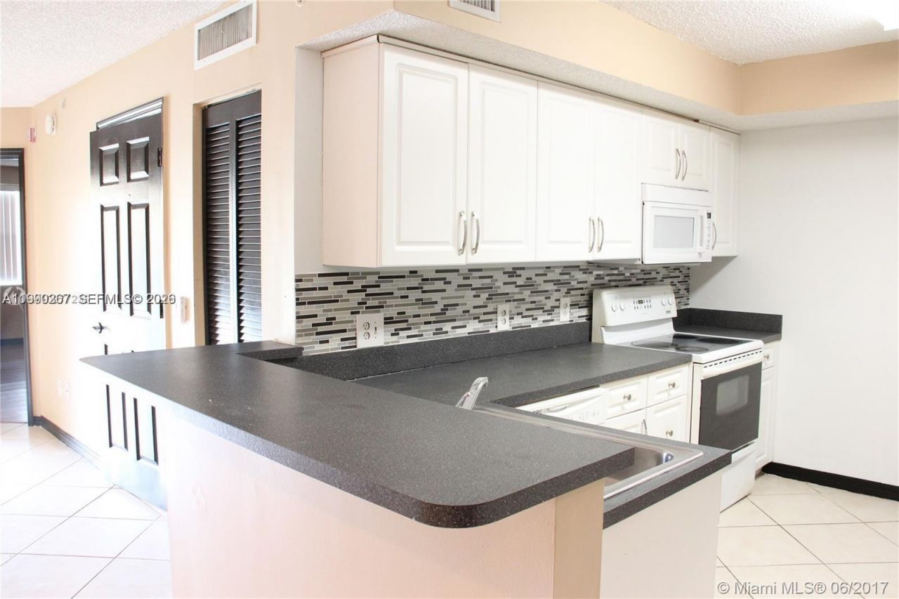9640 NW 2 St , Unit 5106, Pembroke Pines, FL 33024 Photo