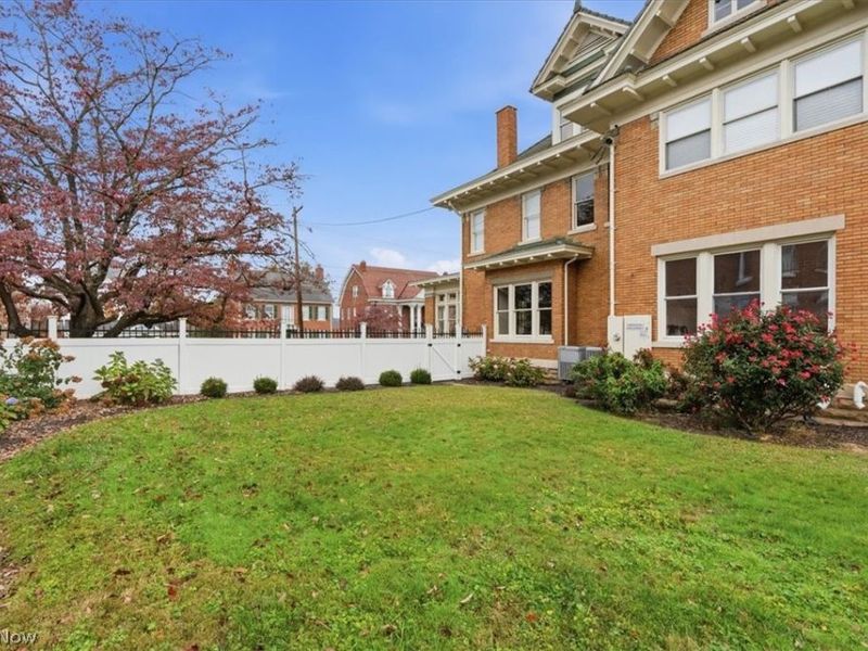 1358 Market Street, Parkersburg, WV 26101 Photo 8