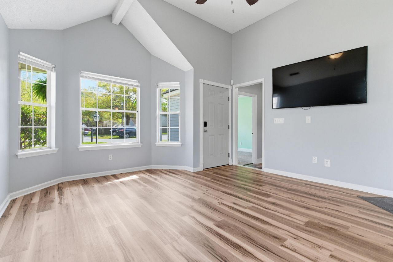 106 Fern Court Photo 10