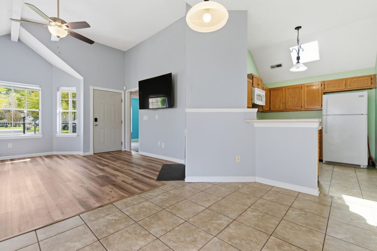 106 Fern Court Photo 11