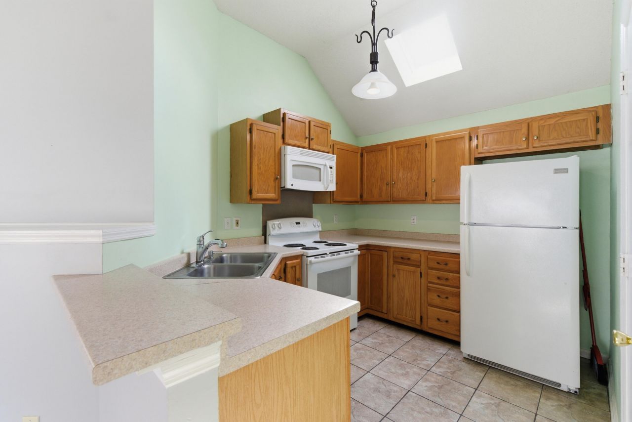 106 Fern Court Photo 12