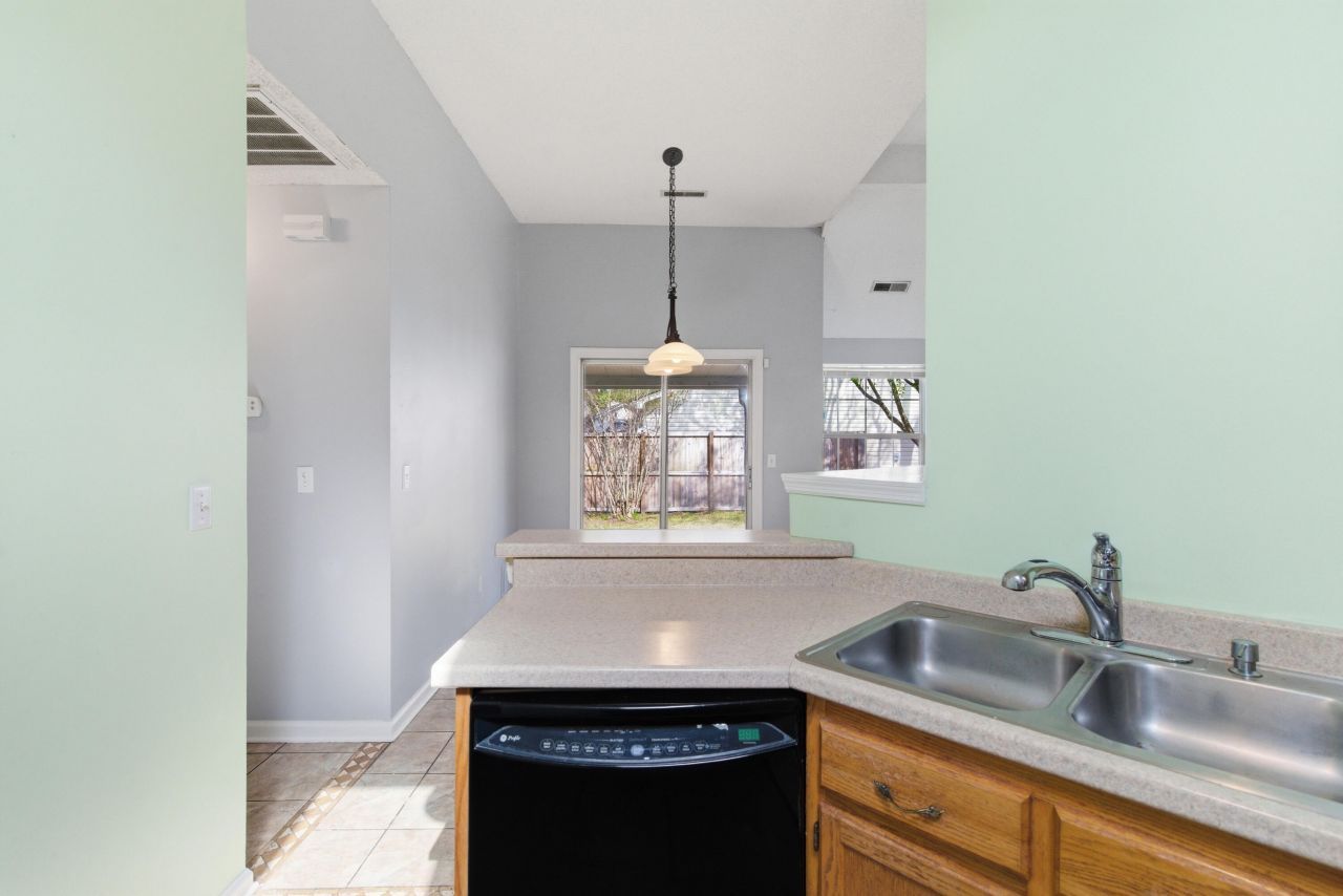 106 Fern Court Photo 14