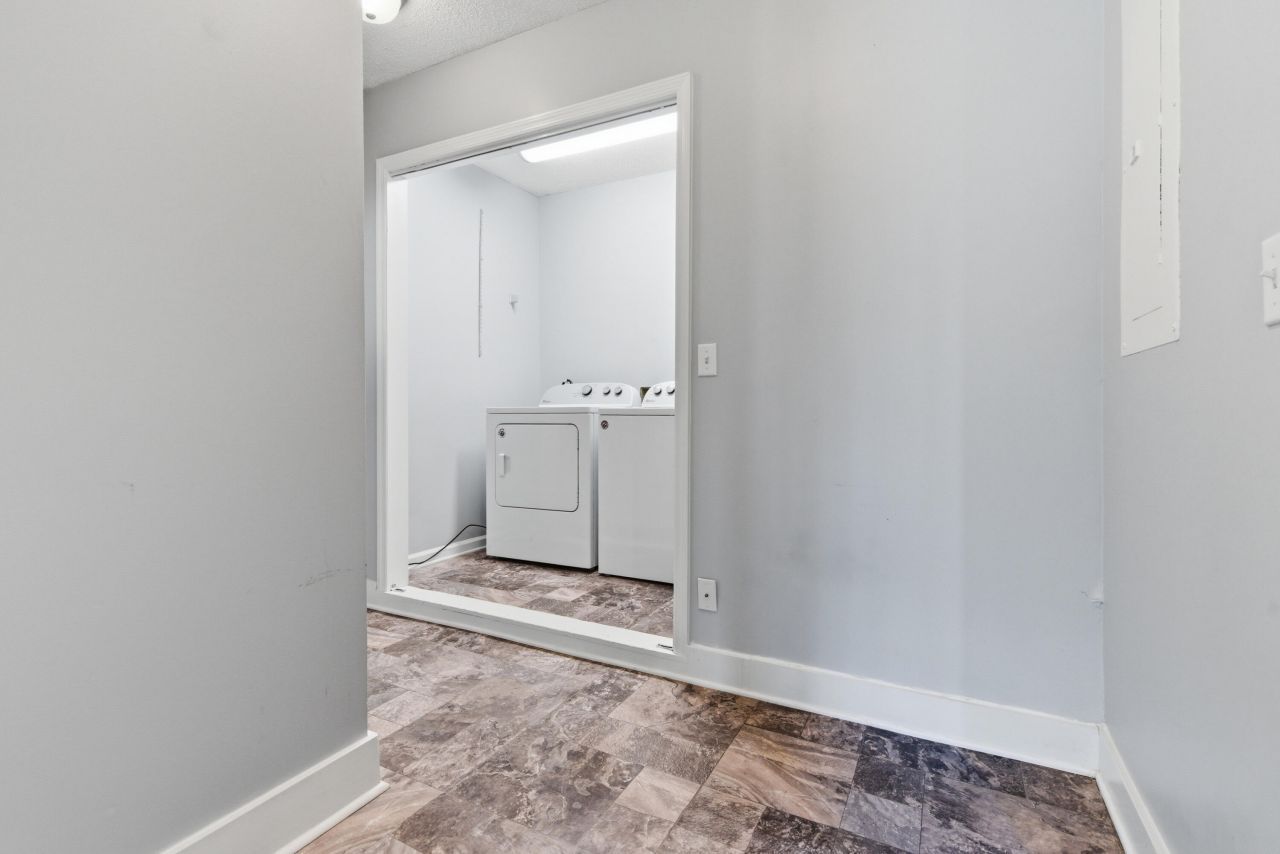 106 Fern Court Photo 25