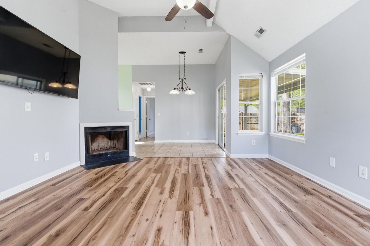 106 Fern Court Photo 9