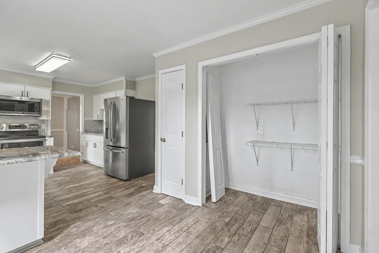 825 Patriots Way Photo 14