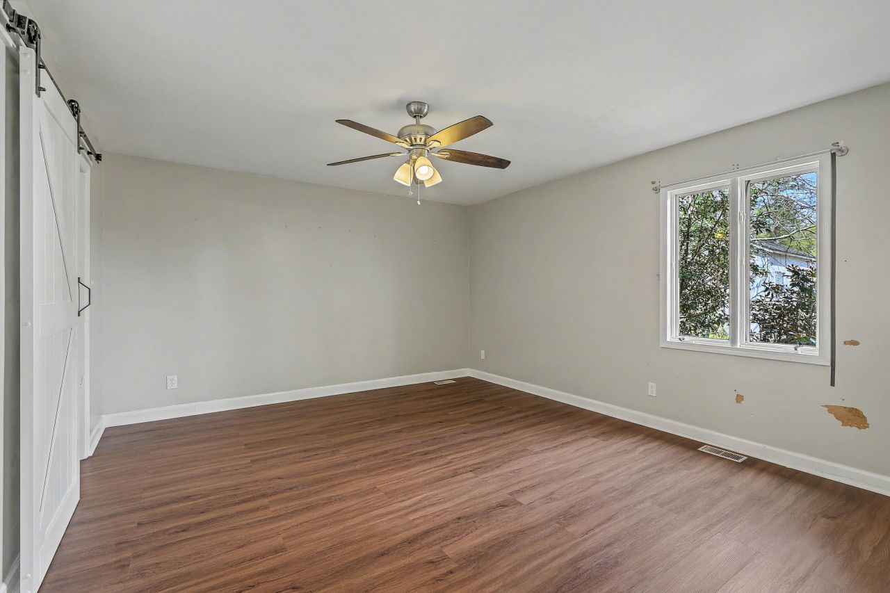 825 Patriots Way Photo 23