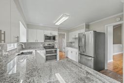 825 Patriots Way photo 4