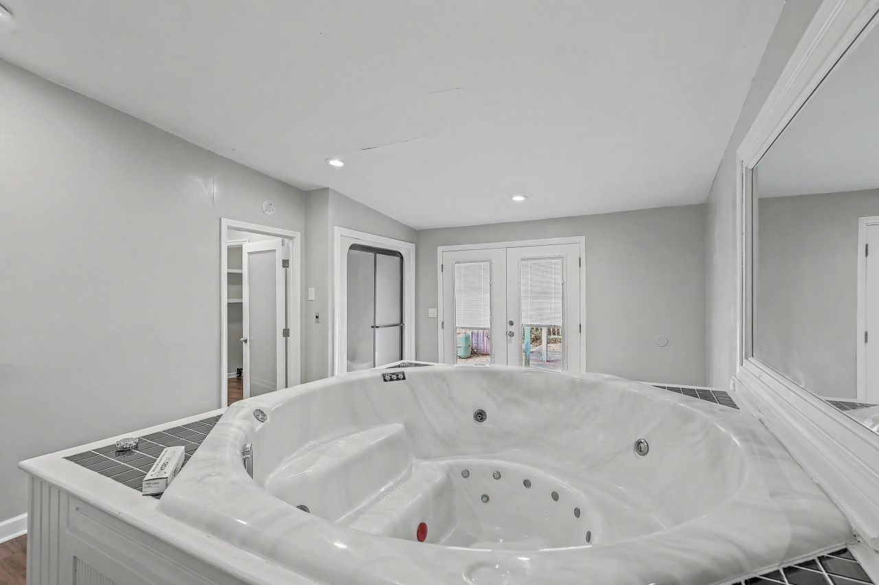 825 Patriots Way Photo 31