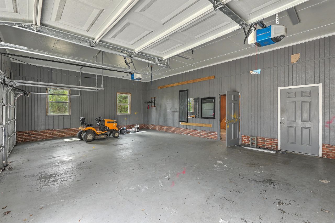 825 Patriots Way Photo 44