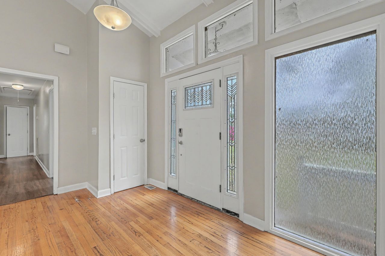 825 Patriots Way Photo 7