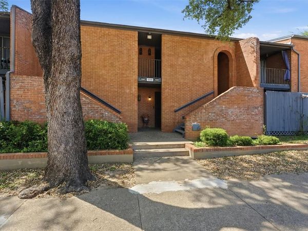 558 E Avenue J, Unit D, Grand Prairie, TX 75050