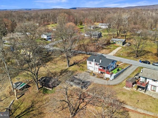 407 JONES STREET, PORTLAND, PA 18351