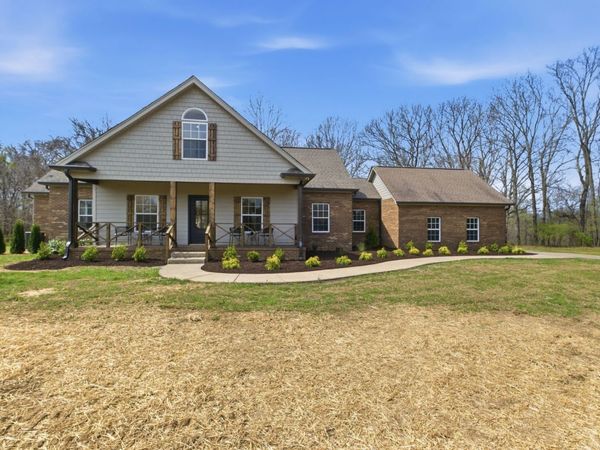 2113 Hanah Ct, Spring Hill, TN 37174