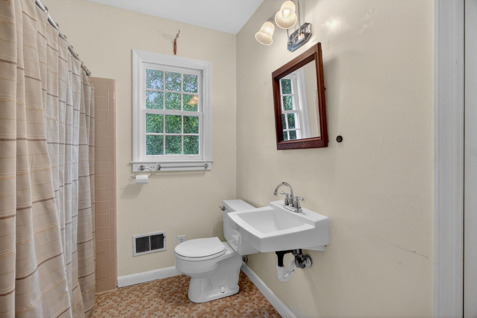108 Rutherford Street Photo 73