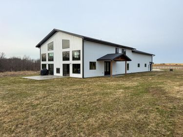 11719 Ridgeview Road, Hokah, MN 55941