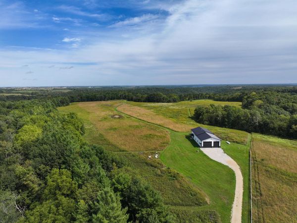 11719 Ridgeview Road, Hokah, MN 55941