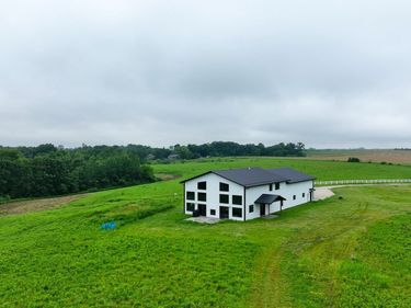 11719 Ridgeview Road, Hokah, MN 55941