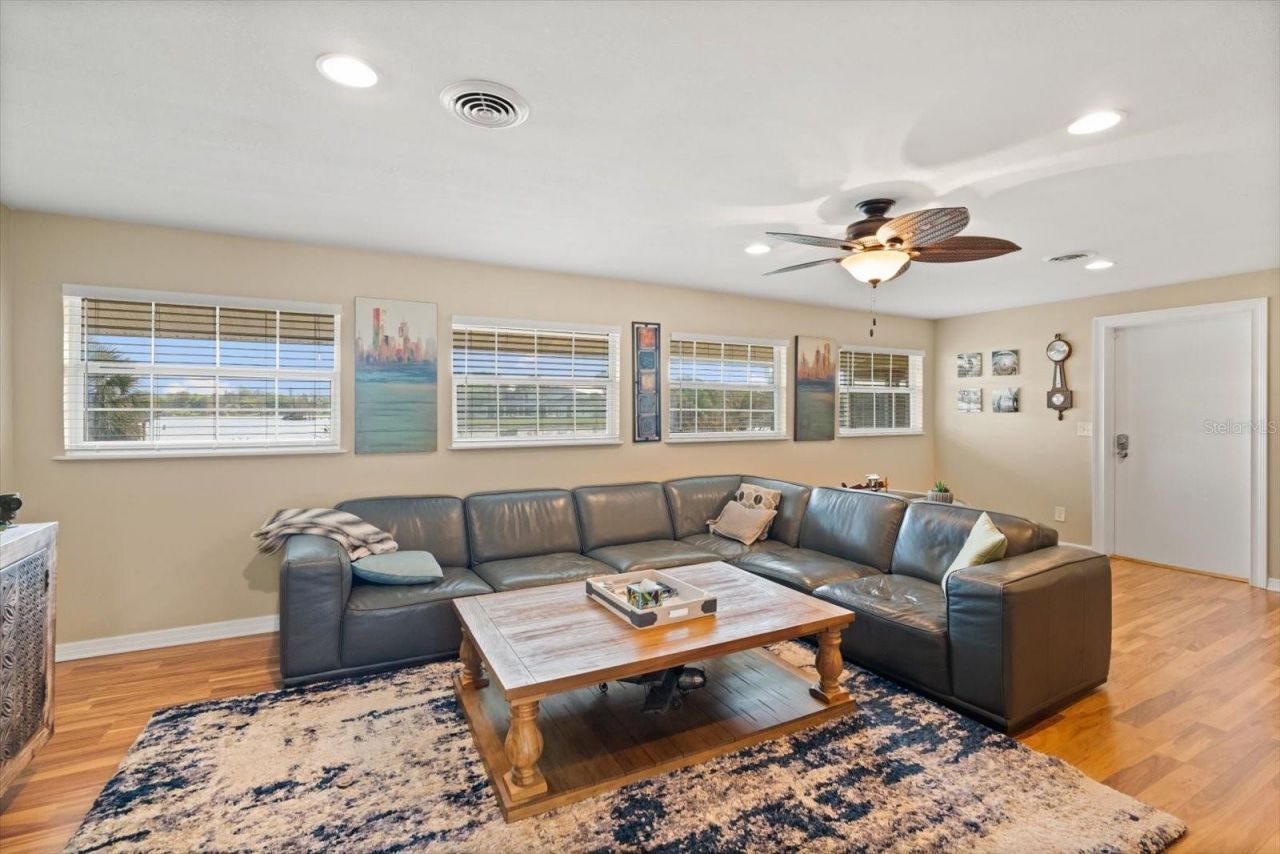 5493 Alandale Court , Orlando, FL 32839 Photo