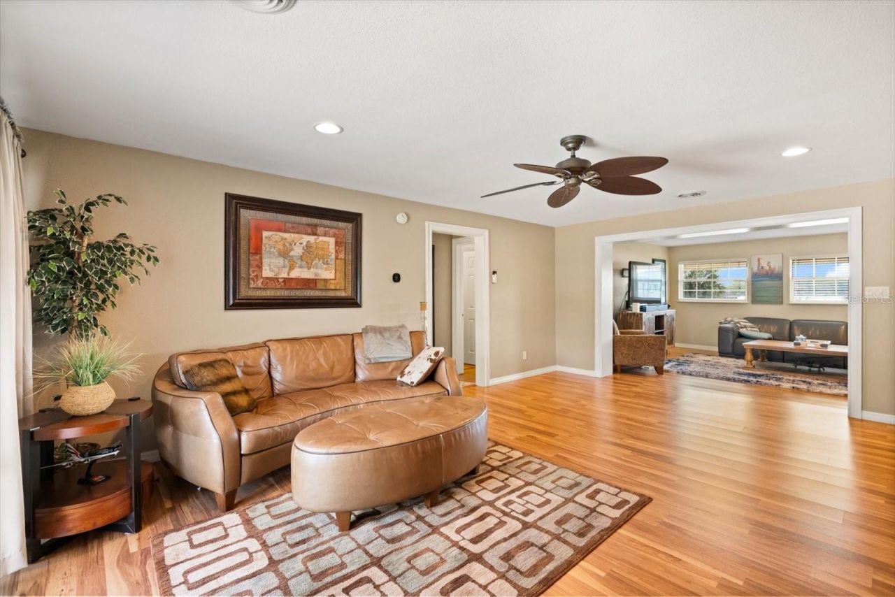 5493 Alandale Court , Orlando, FL 32839 Photo