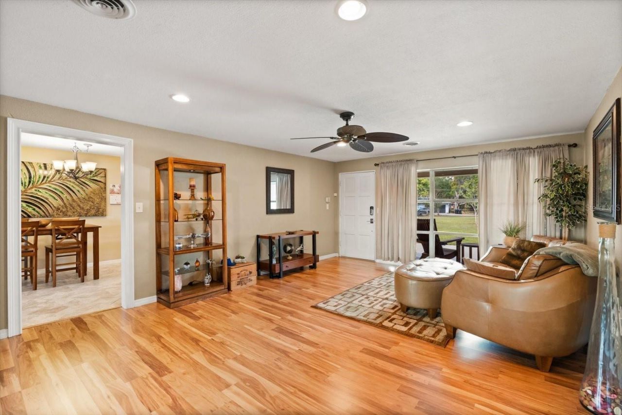 5493 Alandale Court , Orlando, FL 32839 Photo