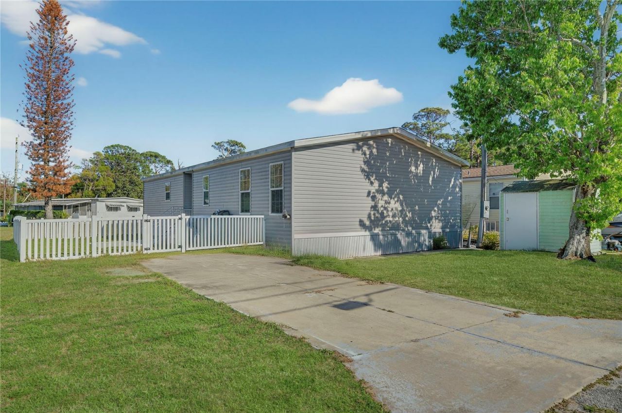 5266 Pineland Avenue, Port Orange, FL 32127 Photo