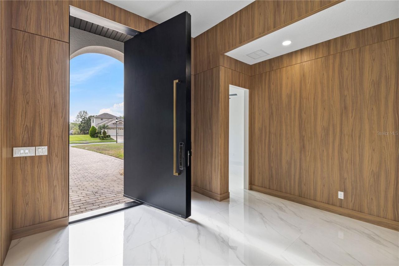 812 Johns Point Drive, Oakland, FL 34787 Photo