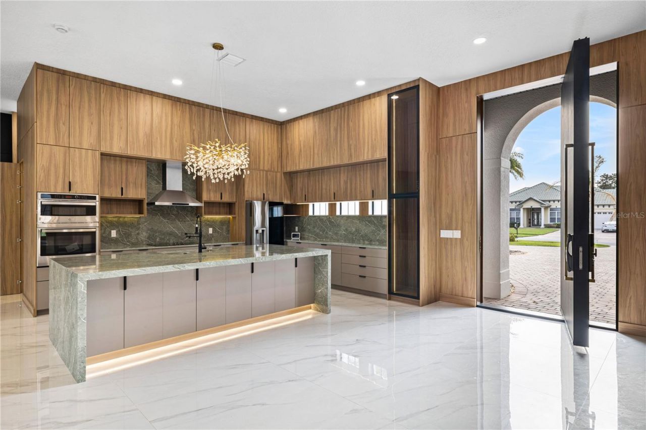 812 Johns Point Drive, Oakland, FL 34787 Photo