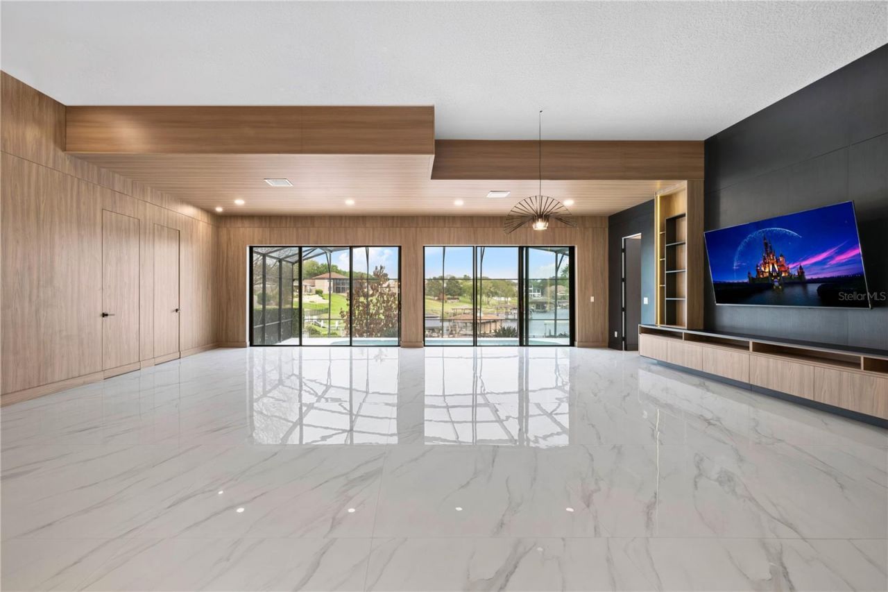 812 Johns Point Drive, Oakland, FL 34787 Photo