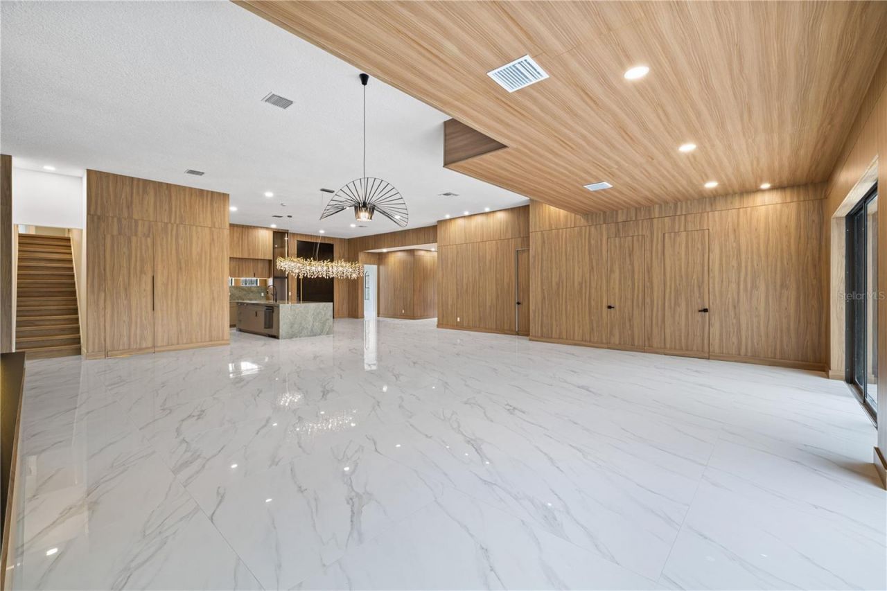 812 Johns Point Drive, Oakland, FL 34787 Photo