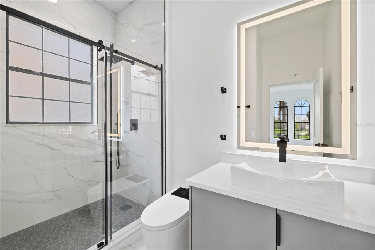 812 Johns Point Drive, Oakland, FL 34787 Photo