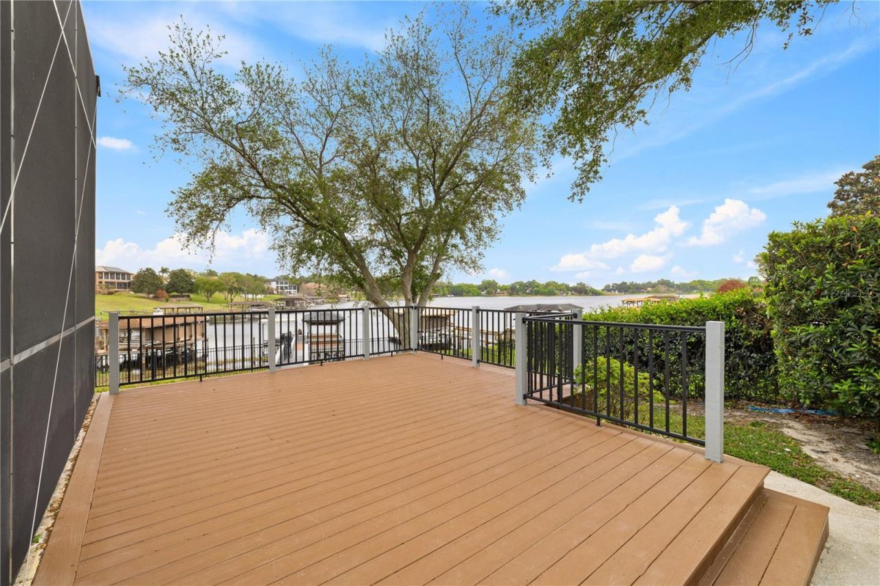 812 Johns Point Drive, Oakland, FL 34787 Photo