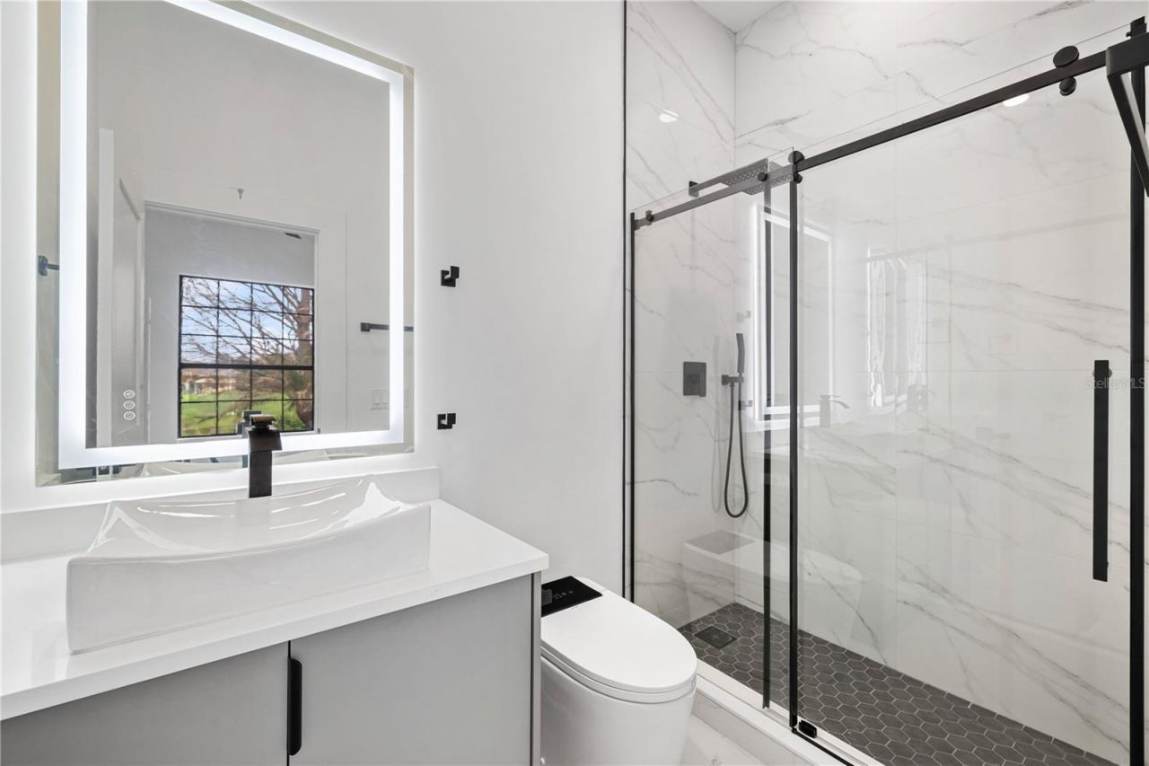 812 Johns Point Drive, Oakland, FL 34787 Photo