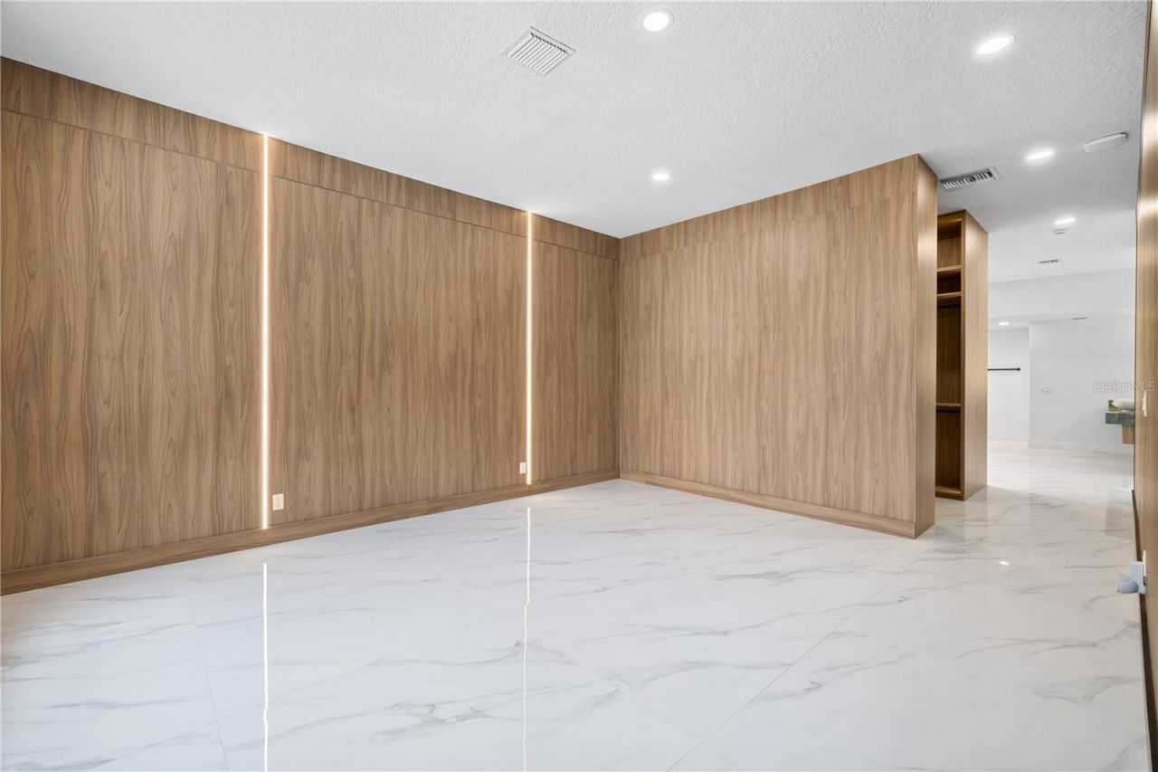 812 Johns Point Drive, Oakland, FL 34787 Photo