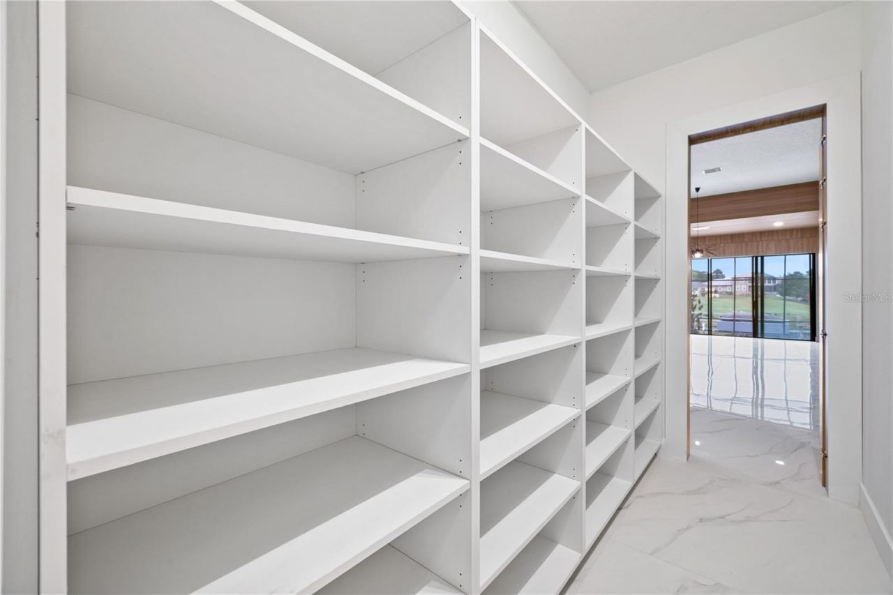 812 Johns Point Drive, Oakland, FL 34787 Photo