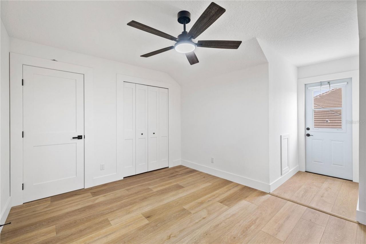 812 Johns Point Drive, Oakland, FL 34787 Photo