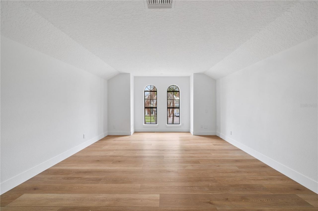 812 Johns Point Drive, Oakland, FL 34787 Photo