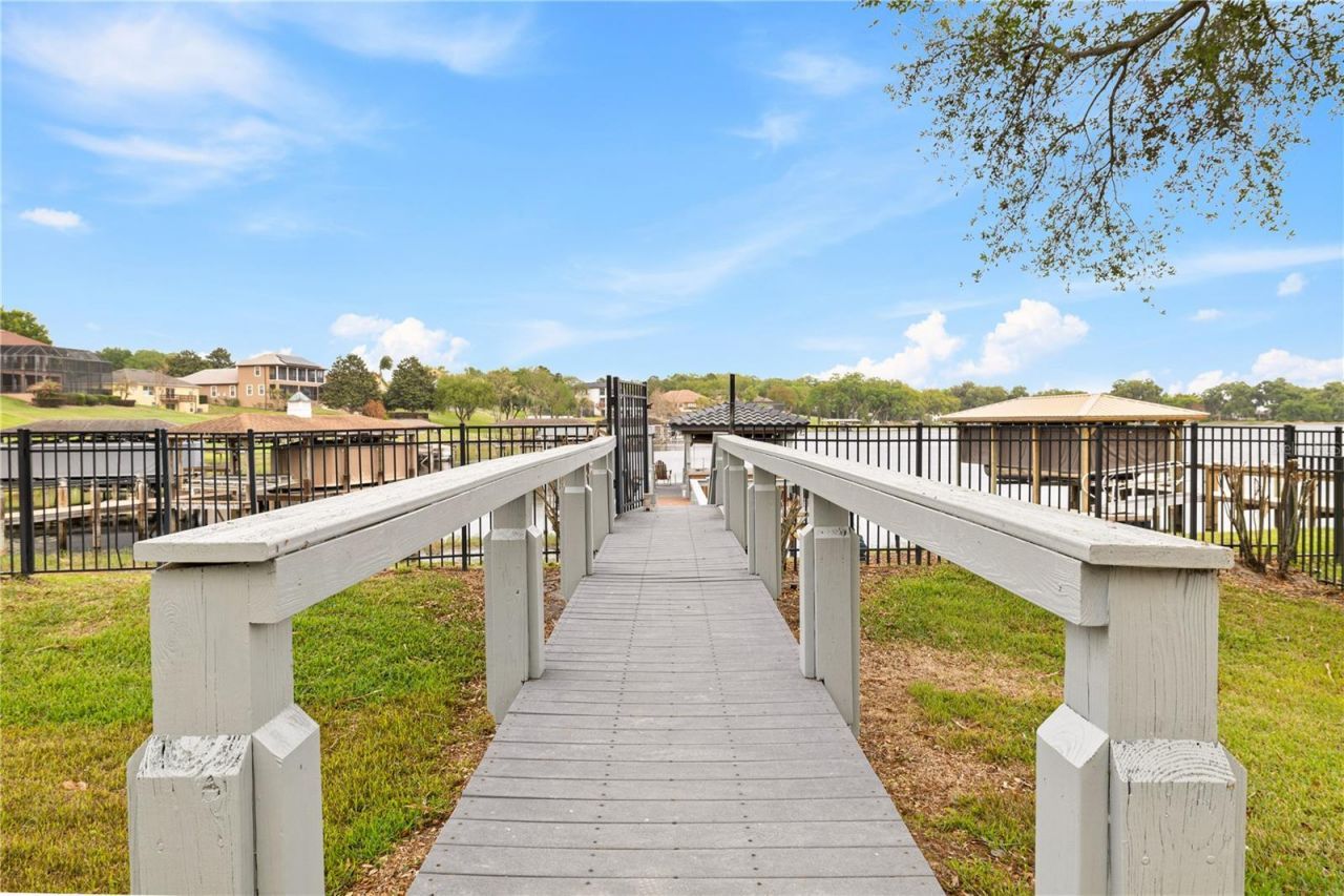 812 Johns Point Drive, Oakland, FL 34787 Photo