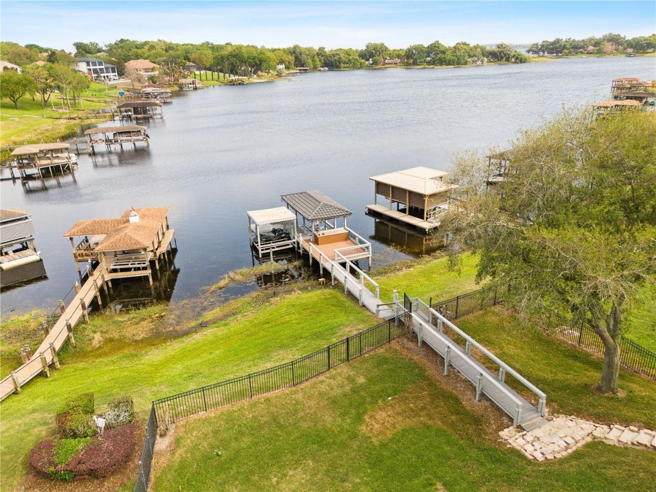 812 Johns Point Drive, Oakland, FL 34787 Photo