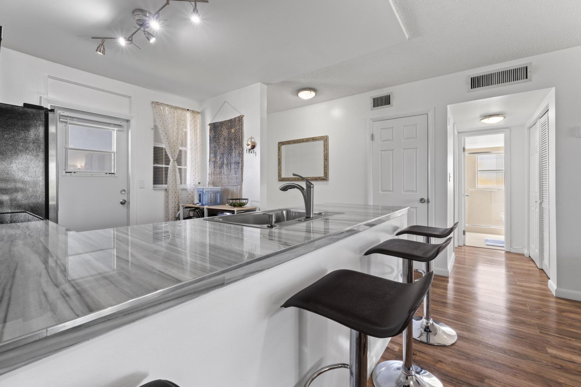 5275 NW 10th Court, Unit 305, Plantation, FL 33313 Photo