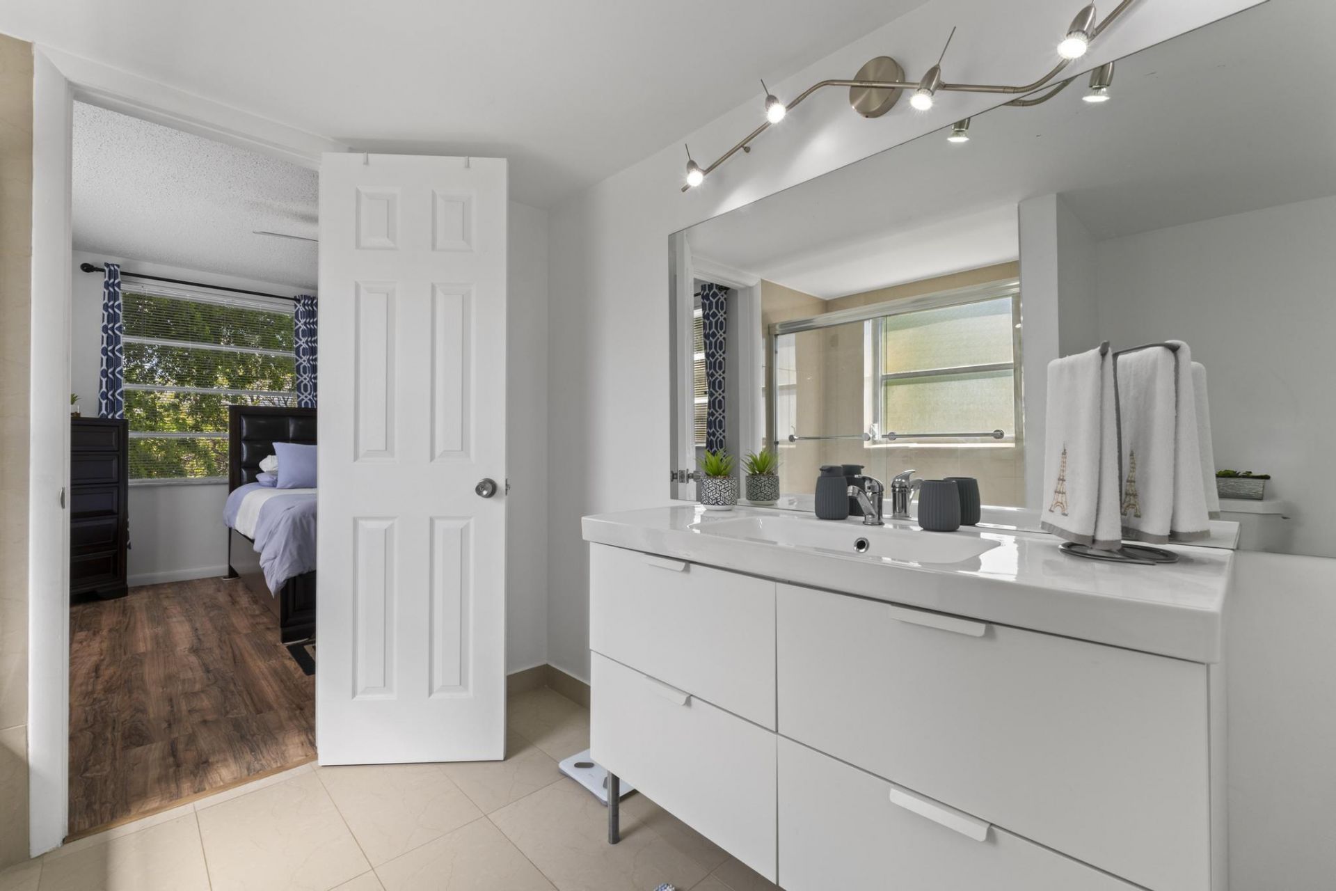 5275 NW 10th Court, Unit 305, Plantation, FL 33313 Photo