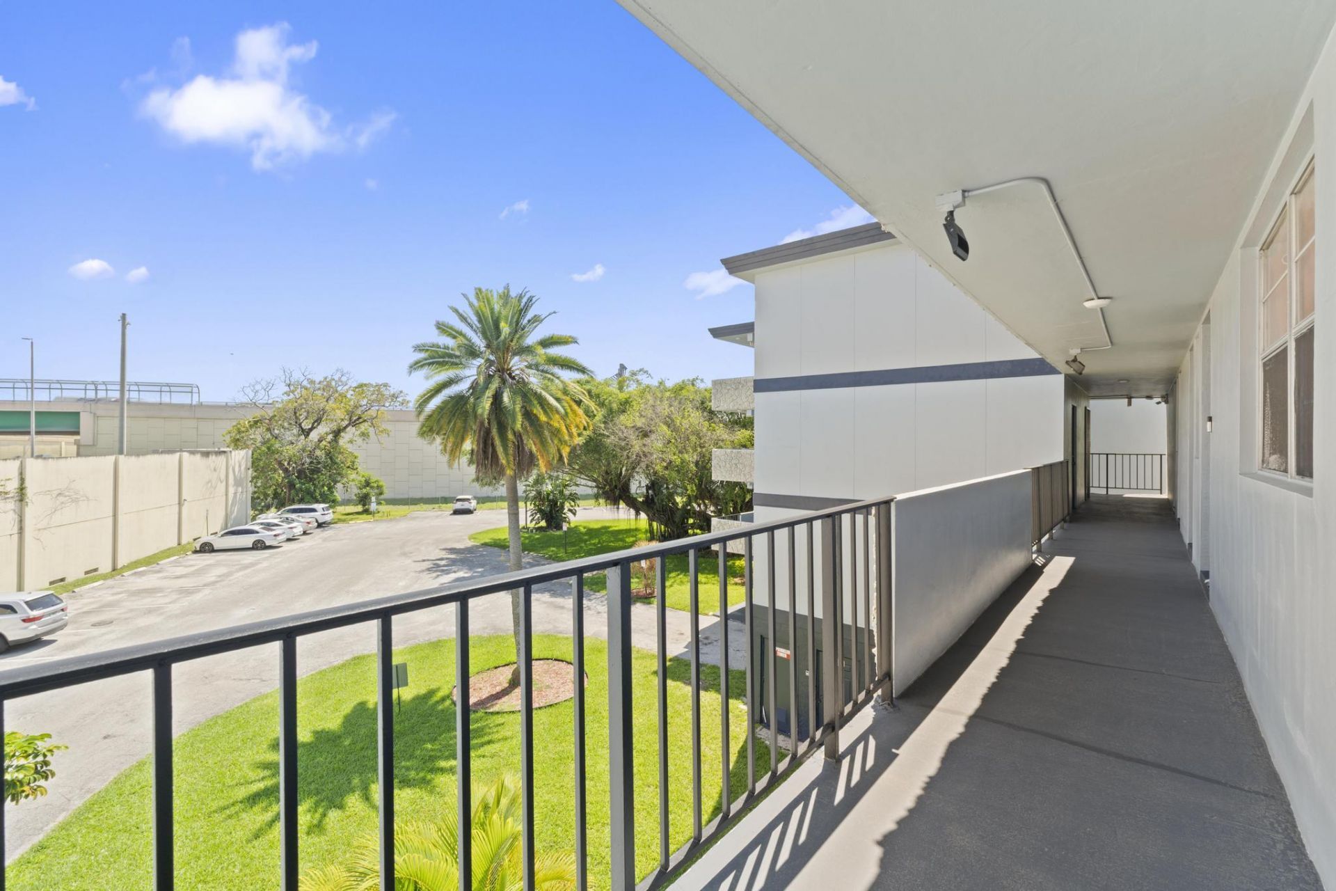 5275 NW 10th Court, Unit 305, Plantation, FL 33313 Photo