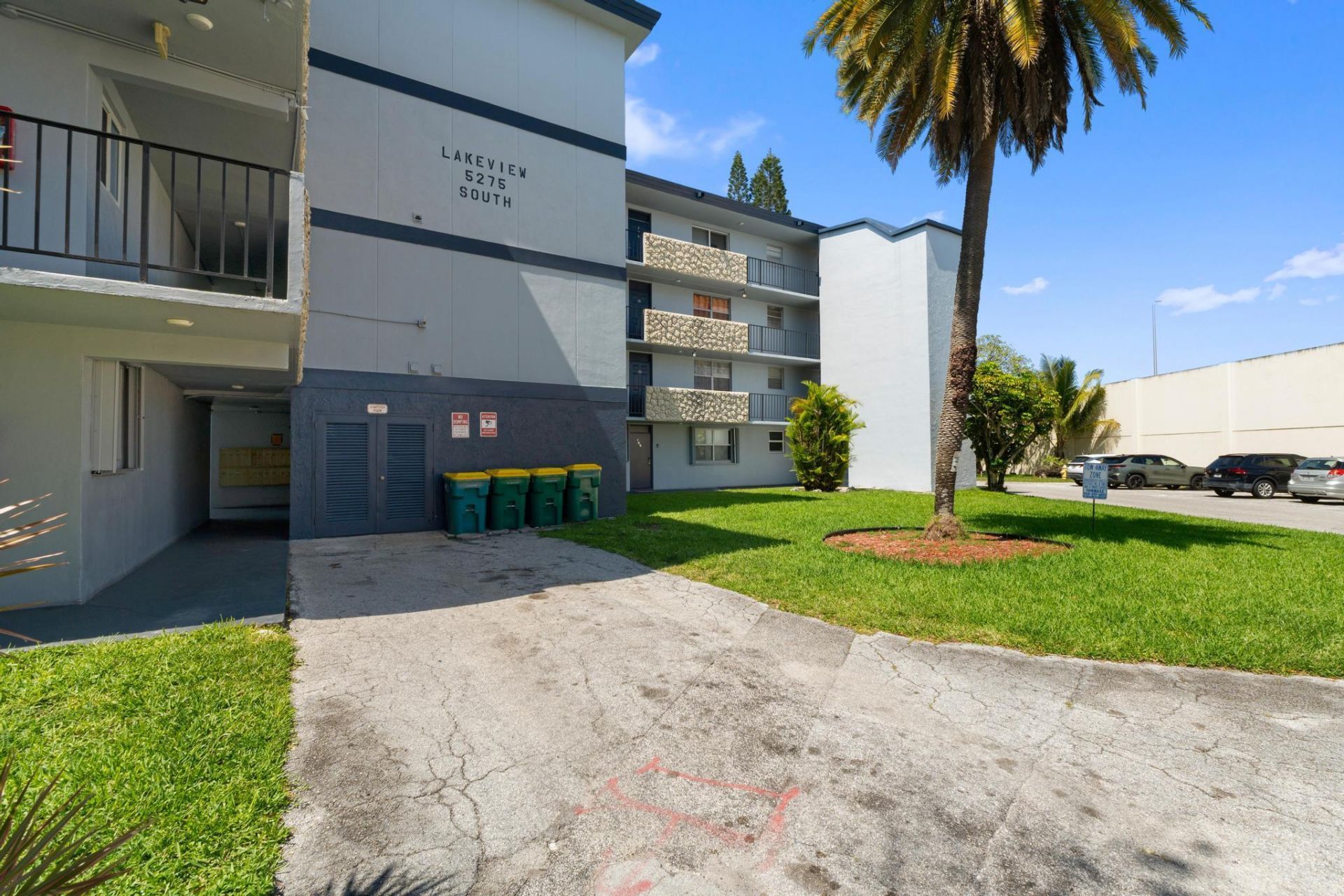 5275 NW 10th Court, Unit 305, Plantation, FL 33313 Photo