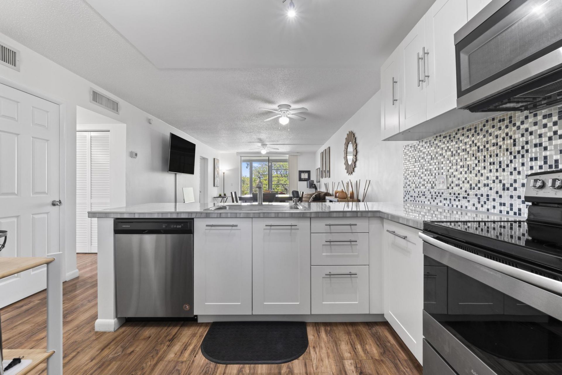 5275 NW 10th Court, Unit 305, Plantation, FL 33313 Photo