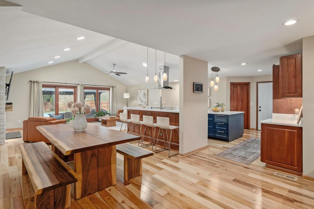 3275 Colchester Road, Columbus, OH 43221 Main Photo